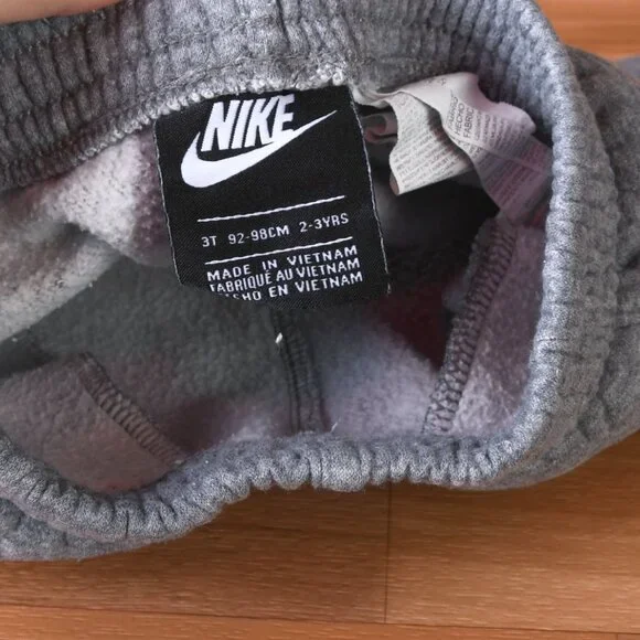 Bundle 3 pair Nike Size 3T shorts - Picture 5 of 12